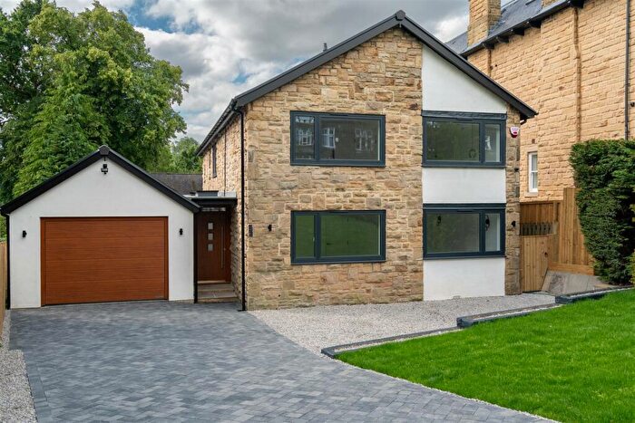 4 Bedroom Detached House To Rent In Park Crescent, Roundhay, LS8