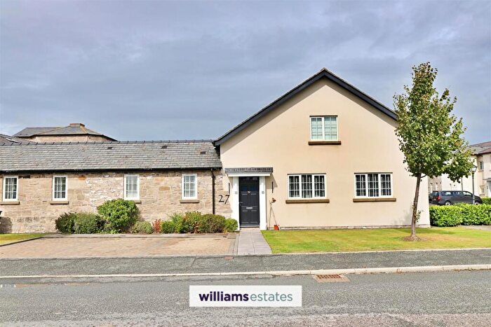 3 Bedroom Flat For Sale In Ffordd Brenig, St. Asaph, LL17