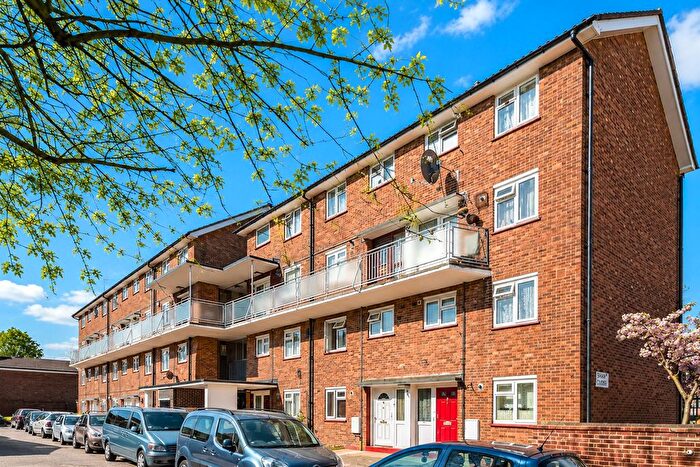 2 Bedroom Flat For Sale In Sandstone Road, London, SE12