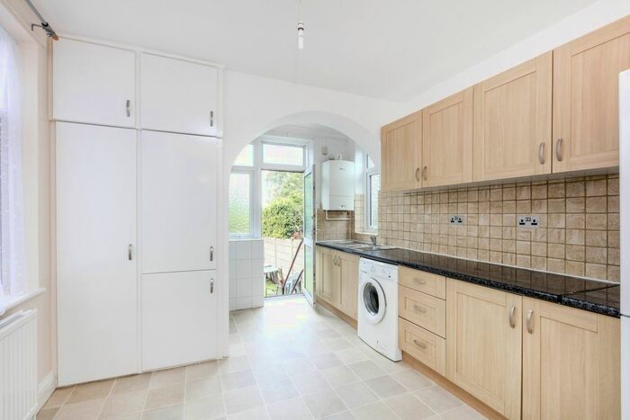 1 Bedroom Flat To Rent In Longstone Avenue, Willesden, NW10