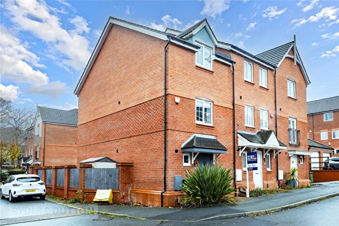 3 Bedroom End Of Terrace House For Sale In Blackthorn Drive, Lindley, Huddersfield, HD3