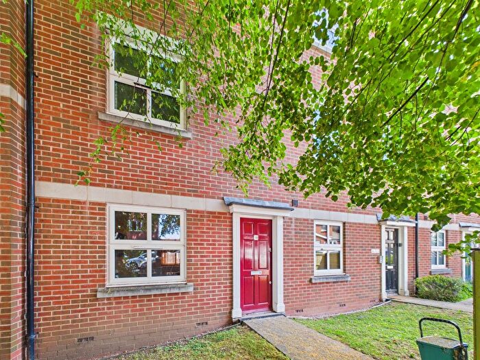 3 Bedroom Flat To Rent In Antelope House, Allesley Old Road, Chapelfields, Coventry, CV5