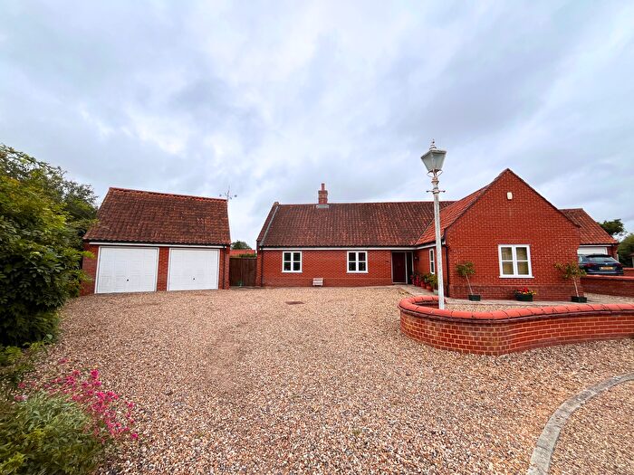 3 Bedroom Property For Sale In Reynolds Mews, Wymondham, Norfolk, NR18