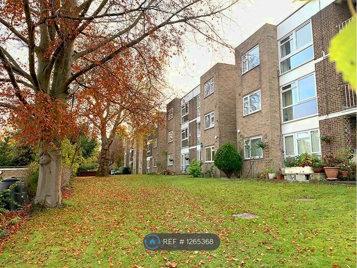 1 Bedroom Flat To Rent In Russell Court, Bromley BR1
