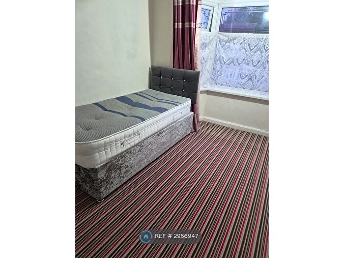 3 Bedroom Semi-Detached House To Rent In Ward End, Birmingham, B8