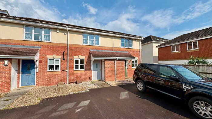 2 Bedroom Terraced House For Sale In Richmond Avenue, Thatcham, RG19