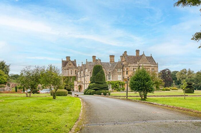 3 Bedroom Penthouse For Sale In Brockhampton, Brockhampton Park, GL54