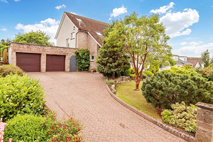 4 Bedroom Detached House For Sale In Corsie Drive, Perth, PH2