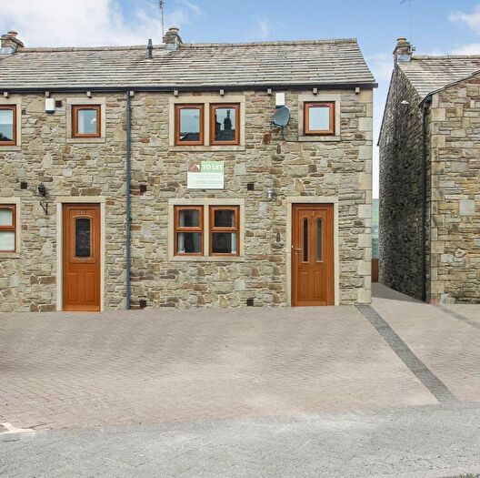 3 Bedroom Cottage To Rent In Moorlands View, Edenfield, Ramsbottom, Bury, BL0