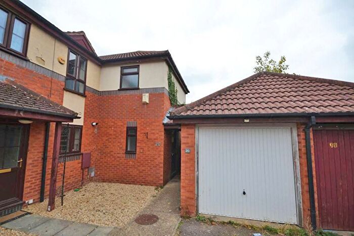 3 Bedroom End Terrace House For Sale In Wallmead Gardens, Loughton, Milton Keynes, Buckinghamshire, MK5