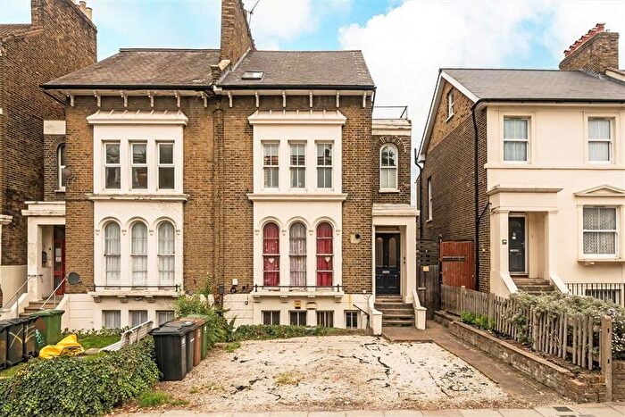 1 Bedroom Flat For Sale In Lewisham Way, New Cross, SE14