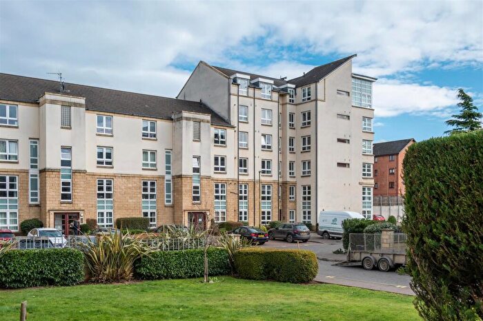 2 Bedroom Flat For Sale In Bethlehem Way, Edinburgh, EH7