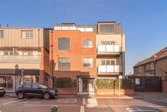 2 Bedroom Apartment To Rent In Hatfield Road, St. Albans, AL1