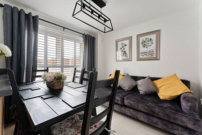 4 Bedroom Detached House For Sale In Brodie Rise, Salisbury, SP2