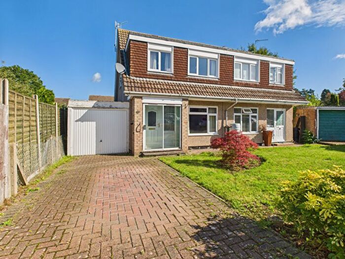 3 Bedroom Semi-Detached House For Sale In Beaulieu Road, Tonbridge, TN10