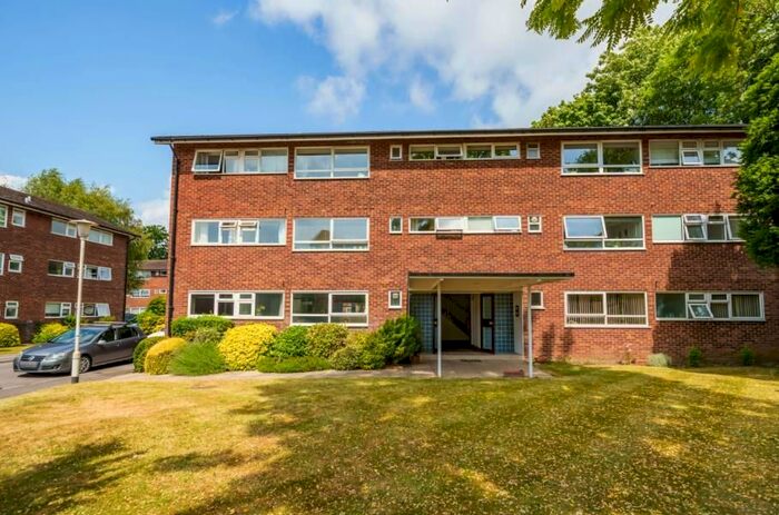 2 Bedroom Flat To Rent In St. Margarets, London Road, Guildford, GU1