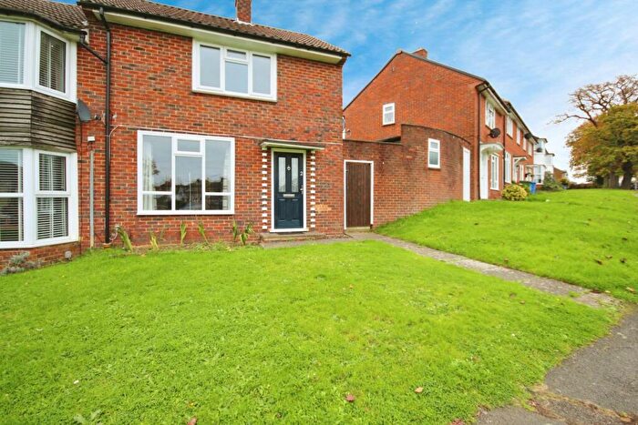 2 Bedroom End Of Terrace House To Rent In Kennel Lane, Bracknell, RG42