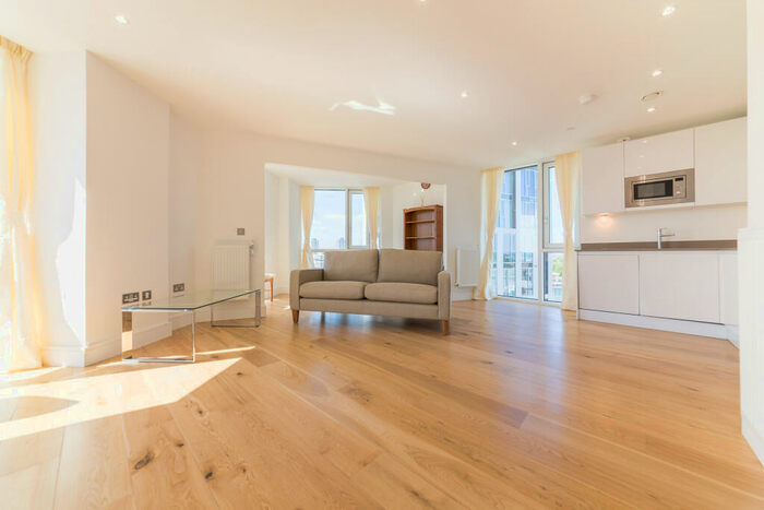 3 Bedroom Apartment To Rent In Sky View Tower, High Street, Stratford, London, E15