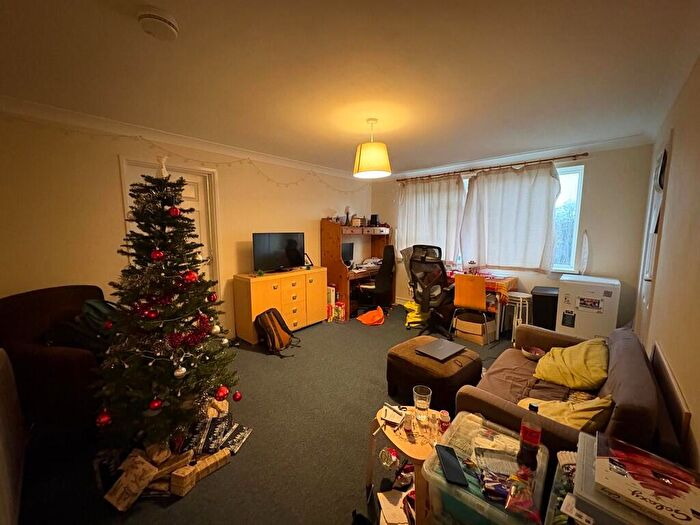 1 Bedroom Flat To Rent In Welbeck Avenue, Southampton, SO17