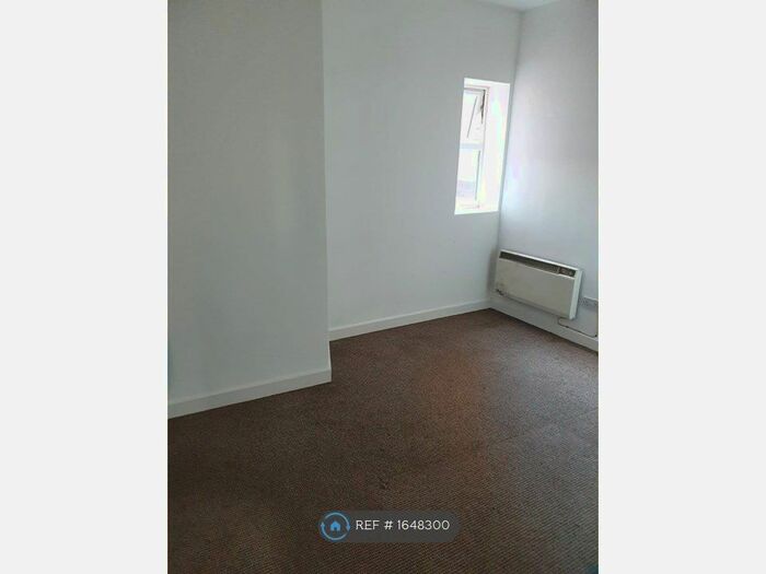 1 Bedroom Flat To Rent In Wilderspool Causeway, Warrington, WA4