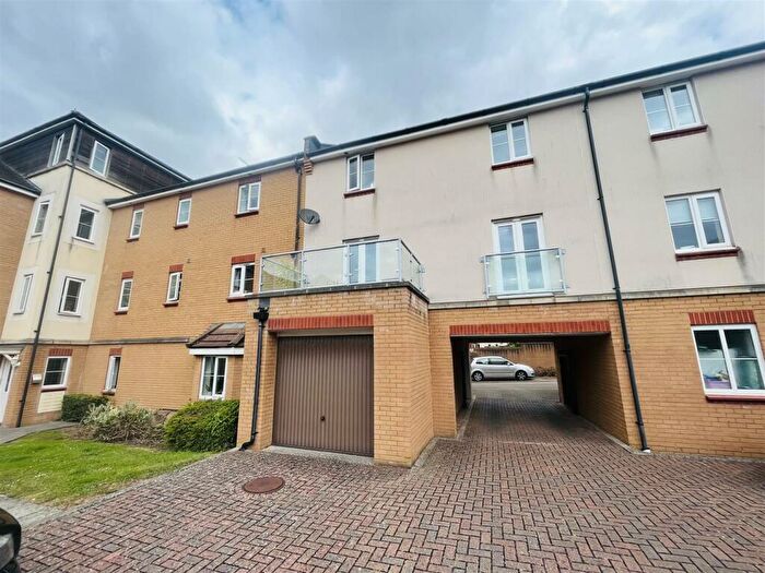 3 Bedroom Semi-Detached House To Rent In Sevastopol Road, Bristol, BS7