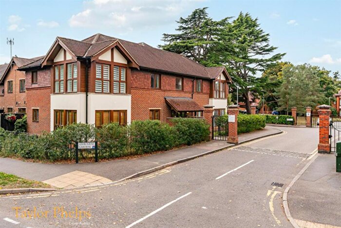 2 Bedroom Apartment For Sale In Ashbourne Gardens, Hertford, SG13