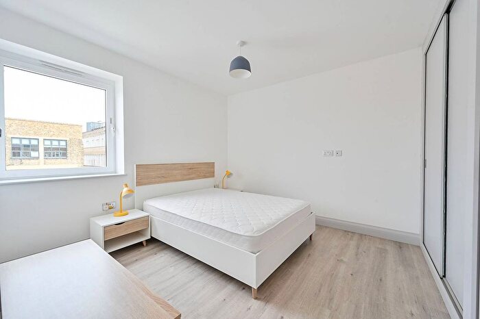 1 Bedroom Studio For Sale In Heathfield Terrace, Chiswick, London, W4