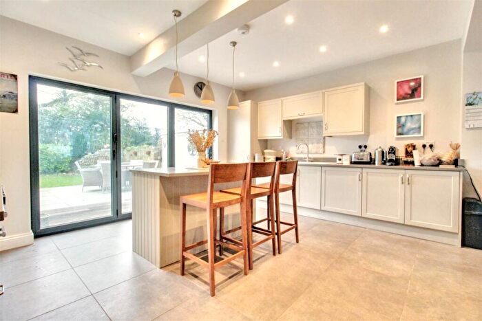 4 Bedroom Detached House For Sale In Madeira Avenue, Worthing, BN11