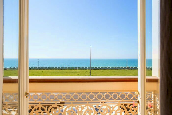 2 Bedroom Apartment To Rent In Queens Gardens Hove, BN3