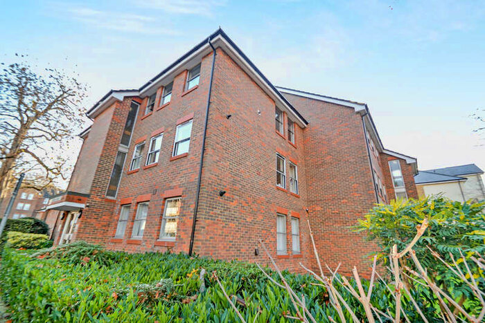 1 Bedroom Flat To Rent In Grove Road, Surbiton, KT6