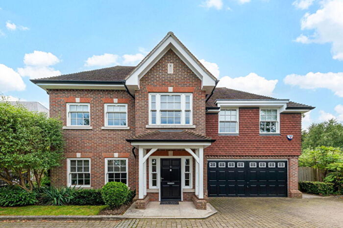 5 Bedroom Detached House For Sale In Fancourt Mews, Bromley, BR1
