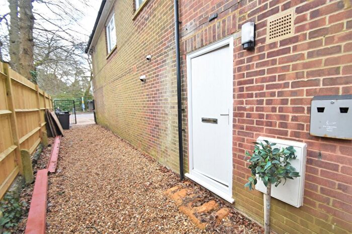 1 Bedroom Flat To Rent In Thornhill Park Road, Thornhill Park, Southampton, Hampshire, SO18