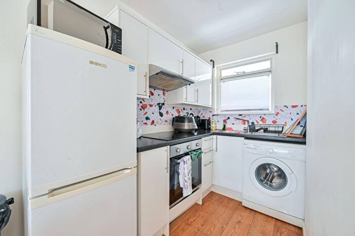 1 Bedroom Flat For Sale In Cooper Close, Southwark, London, SE1