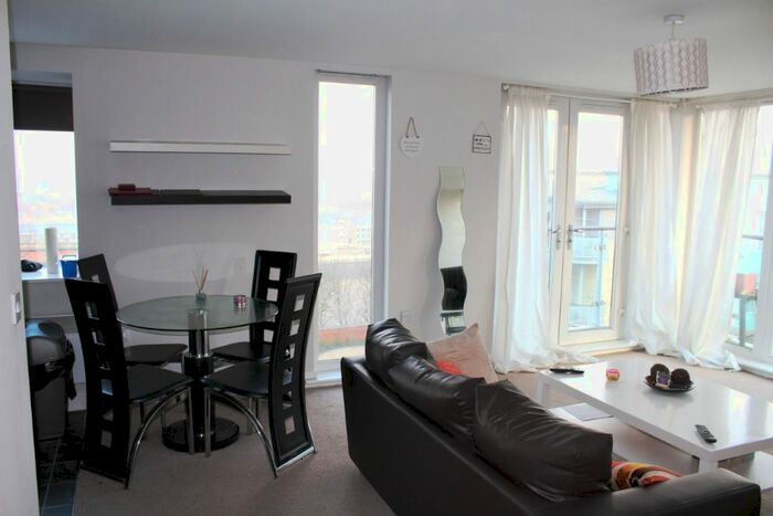 2 Bedroom Flat To Rent In Colombo Square, Worsdell Drive, Gateshead, NE8