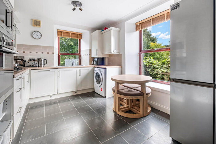 4 Bedroom End Of Terrace House For Sale In Heron Rise, Dundee, DD4