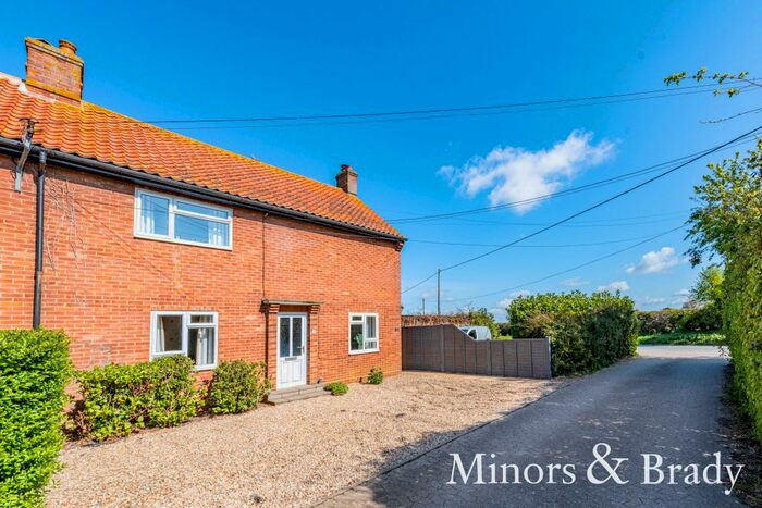 3 Bedroom End Of Terrace House For Sale In Wellingham Road, Litcham, King's Lynn, PE32