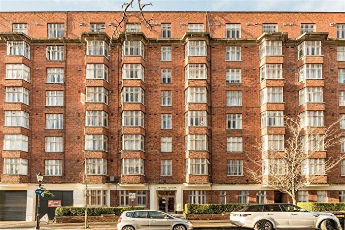 2 Bedroom Flat To Rent In Queensway, Bayswater, W2