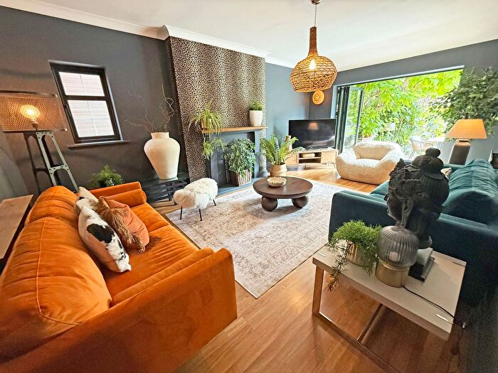 5 Bedroom Detached House For Sale In Hollywood Lane, Hollywood, Birmingham, B47
