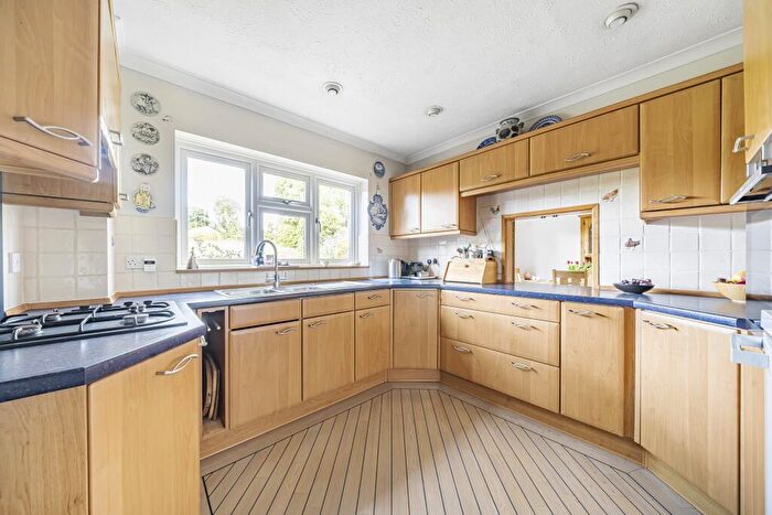 4 Bedroom Detached House For Sale In Alton Road, South Warnborough, Hook, Hampshire, RG29