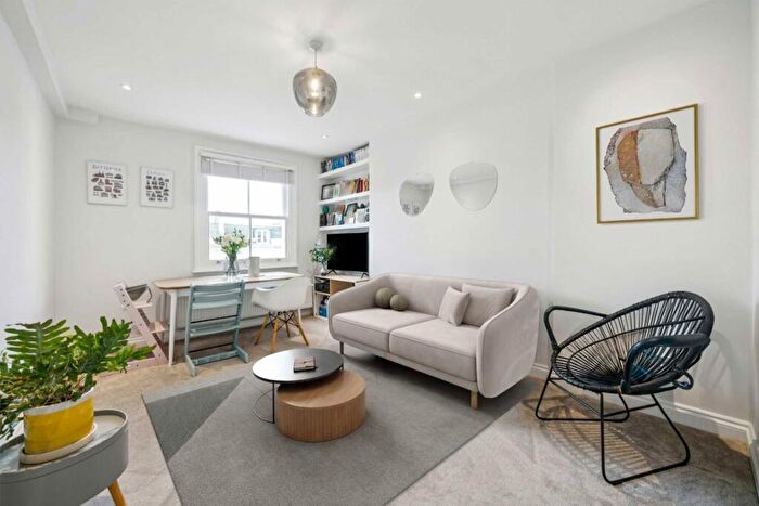 3 Bedroom Flat For Sale In Oberstein Road, Clapham Junction, SW11