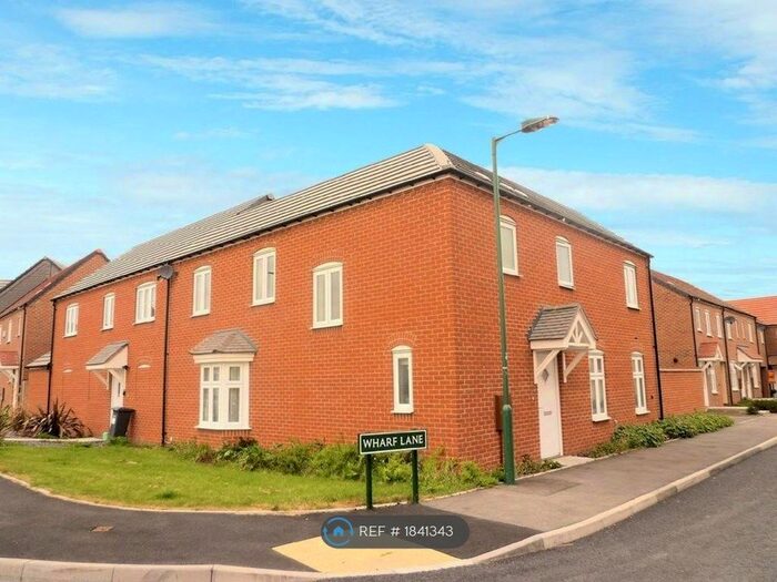 3 Bedroom Semi-Detached House To Rent In Wharf Lane, Solihull, B91