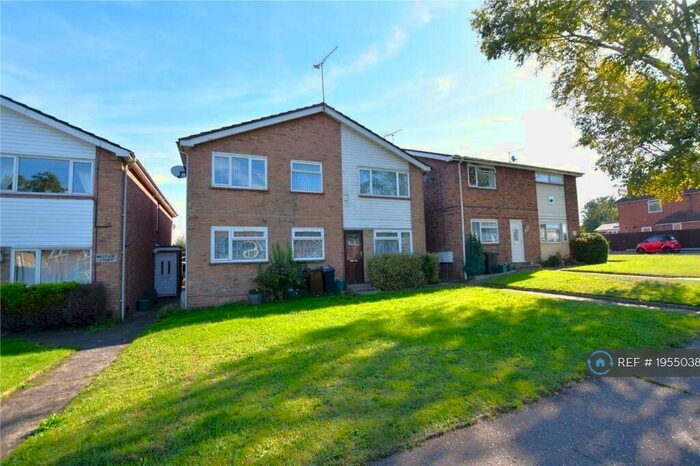 1 Bedroom Flat To Rent In Barn Hall Avenue, Colchester, CO2