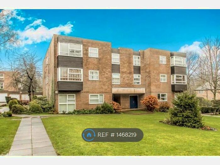 2 Bedroom Flat To Rent In Roundhay, Leeds, LS8