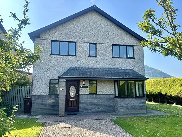 4 Bedroom Detached House For Sale In Bro Gwylwyr, Nefyn, Pwllheli, Gwynedd, LL53