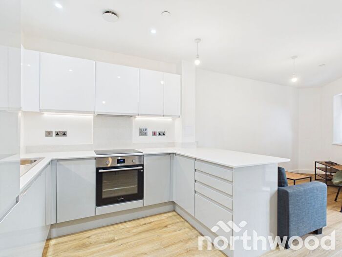 2 Bedroom Flat To Rent In Victoria Road, Ashford, Ashford, TN23