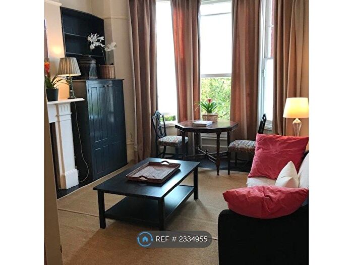 1 Bedroom Flat To Rent In Kings Avenue, London, SW4