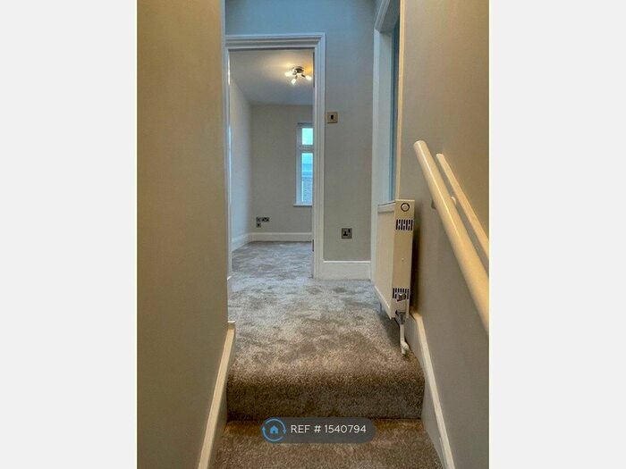 2 Bedroom Flat To Rent In Brackenbury Road, London, W6