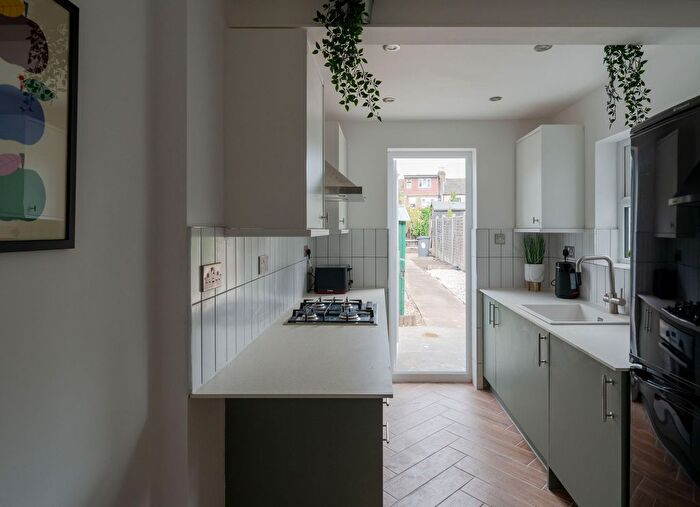 2 Bedroom Terraced House For Sale In Farmer Road, Leyton, London, E10