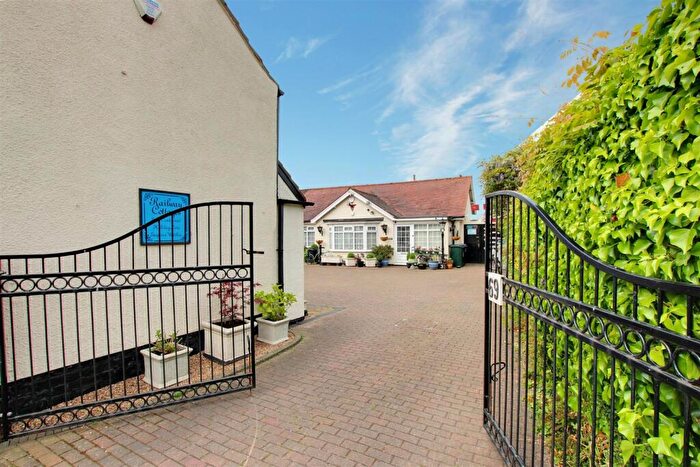 5 Bedroom Detached Bungalow For Sale In Brackenborough Road, Louth, LN11