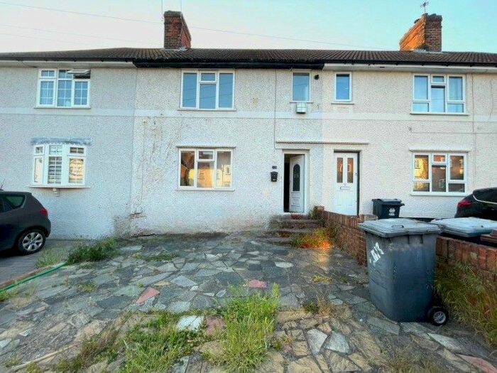 4 Bedroom Terraced House To Rent In Tower Road, Ware, SG12